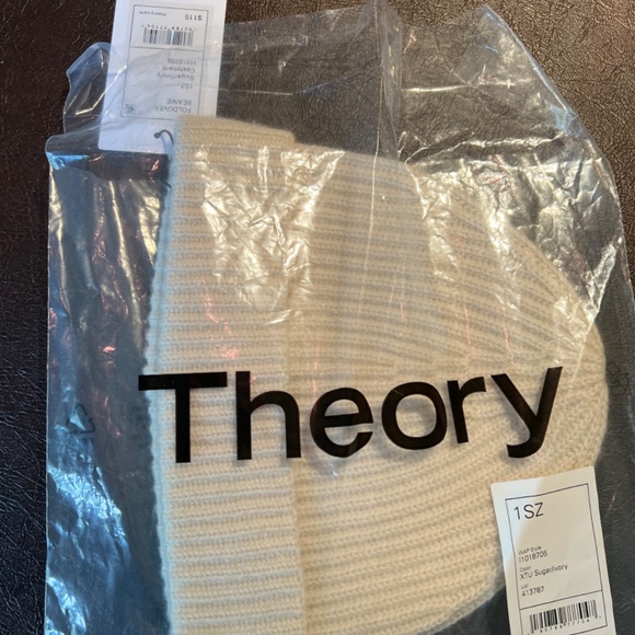 Theory foldover Beanie - Picture 2 of 2